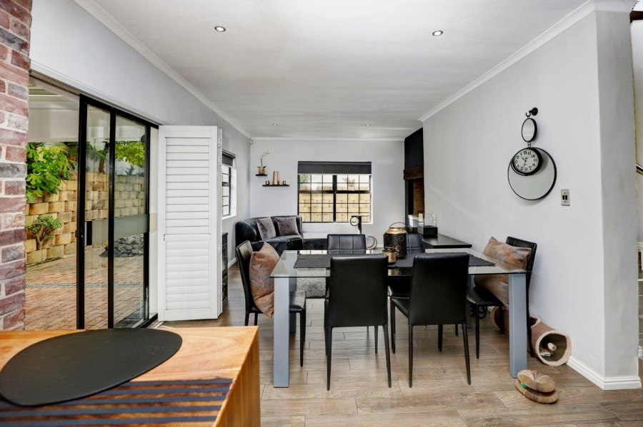 3 Bedroom Property for Sale in Van Riebeeckshof Western Cape
